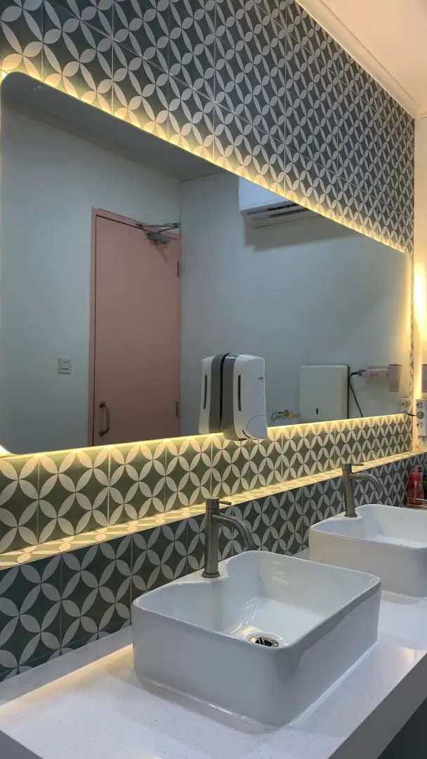 Restroom basin